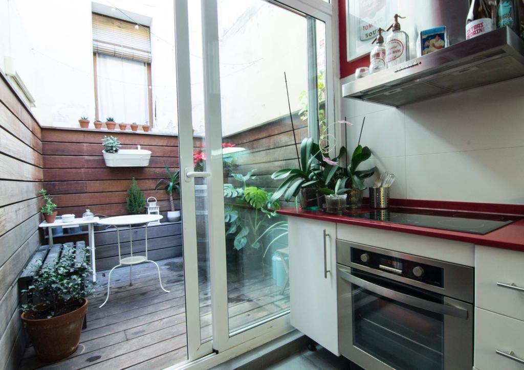 Bajo amueblado y con terraza en el Ensanche - Imagen 5